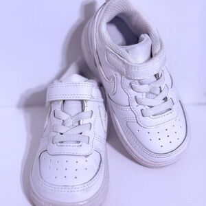 Nike infant or toddler Air Force 1 or Court Borough low-top sneakers. Size 6c